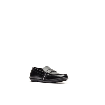 Angled view of black Passi Sovrani Greco Slip-On Kids – stylish kids’ slip-on shoes with moccasin toe detail.