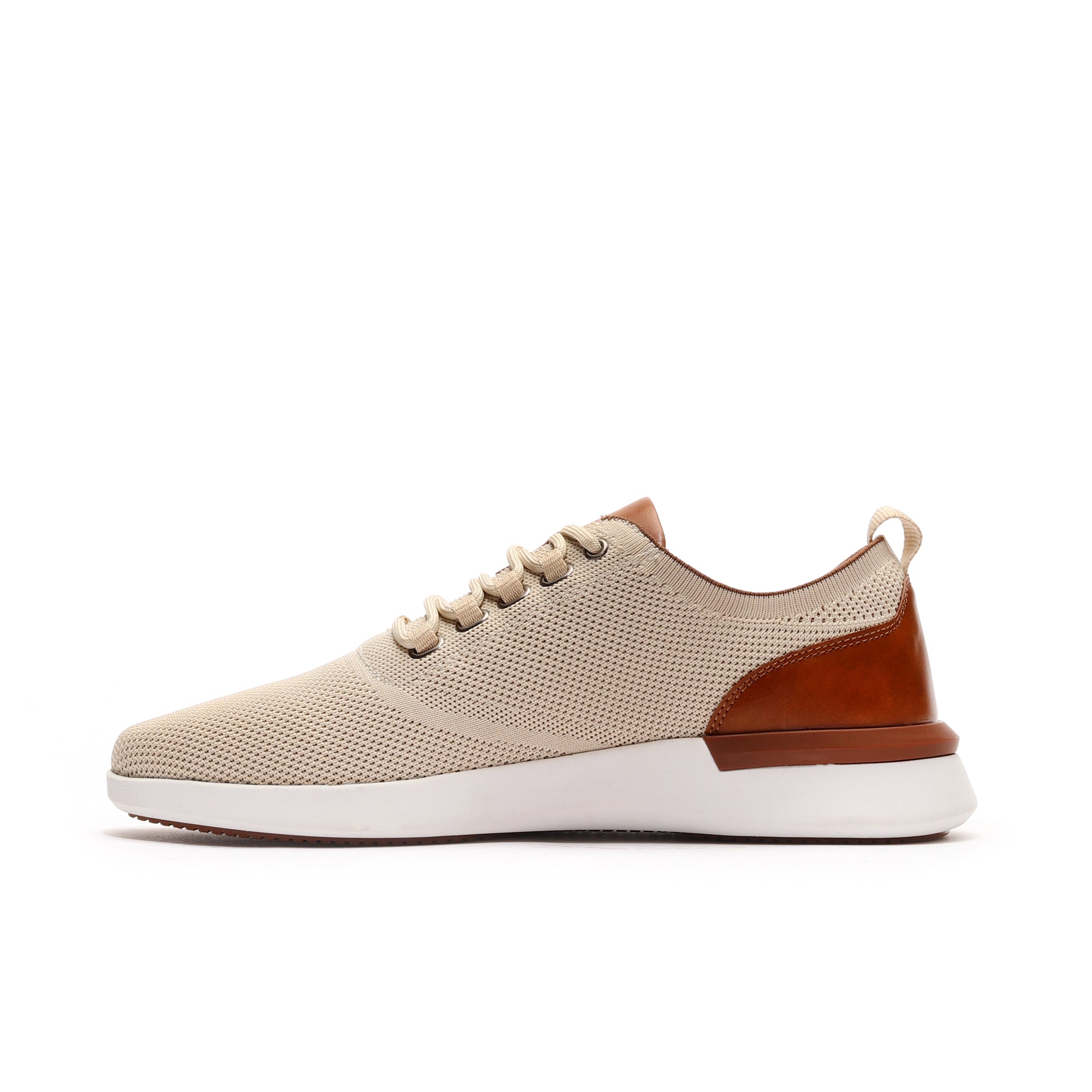 Stylish beige men’s athleisure shoes designed for comfort and versatility, perfect for casual and sporty looks.